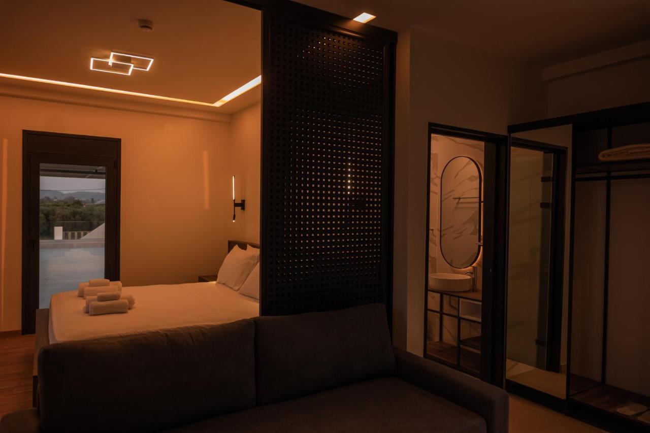 Salt Boutique Hotel Palouki Ngoại thất bức ảnh