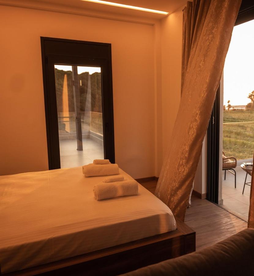 Salt Boutique Hotel Palouki Ngoại thất bức ảnh